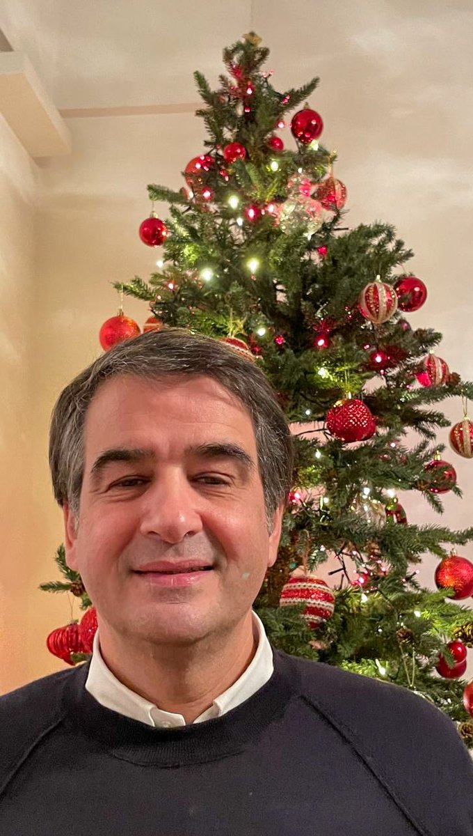 A voi tutti e alle vostre famiglie auguro un #Natale pieno di gioia e di serenità.