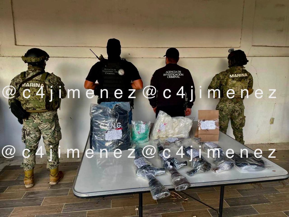 c4jimenez's tweet photo. ASEGURA @FGRMexico RANCHOS del CJNG en CHIAPAS
La Fiscalía de Terrorismo Acopio y Tráfico de Armas aseguró el Rancho el Vergel y El Guamuchil en Cintalapa @ChiapasGobierno
Con apoyo de @SEDENAmx y @SEMAR_mx hallaron armas, droga, chalecos…
Eran de Juan Valdovinos El Wachi https://t.co/MQ3v9l3QgN