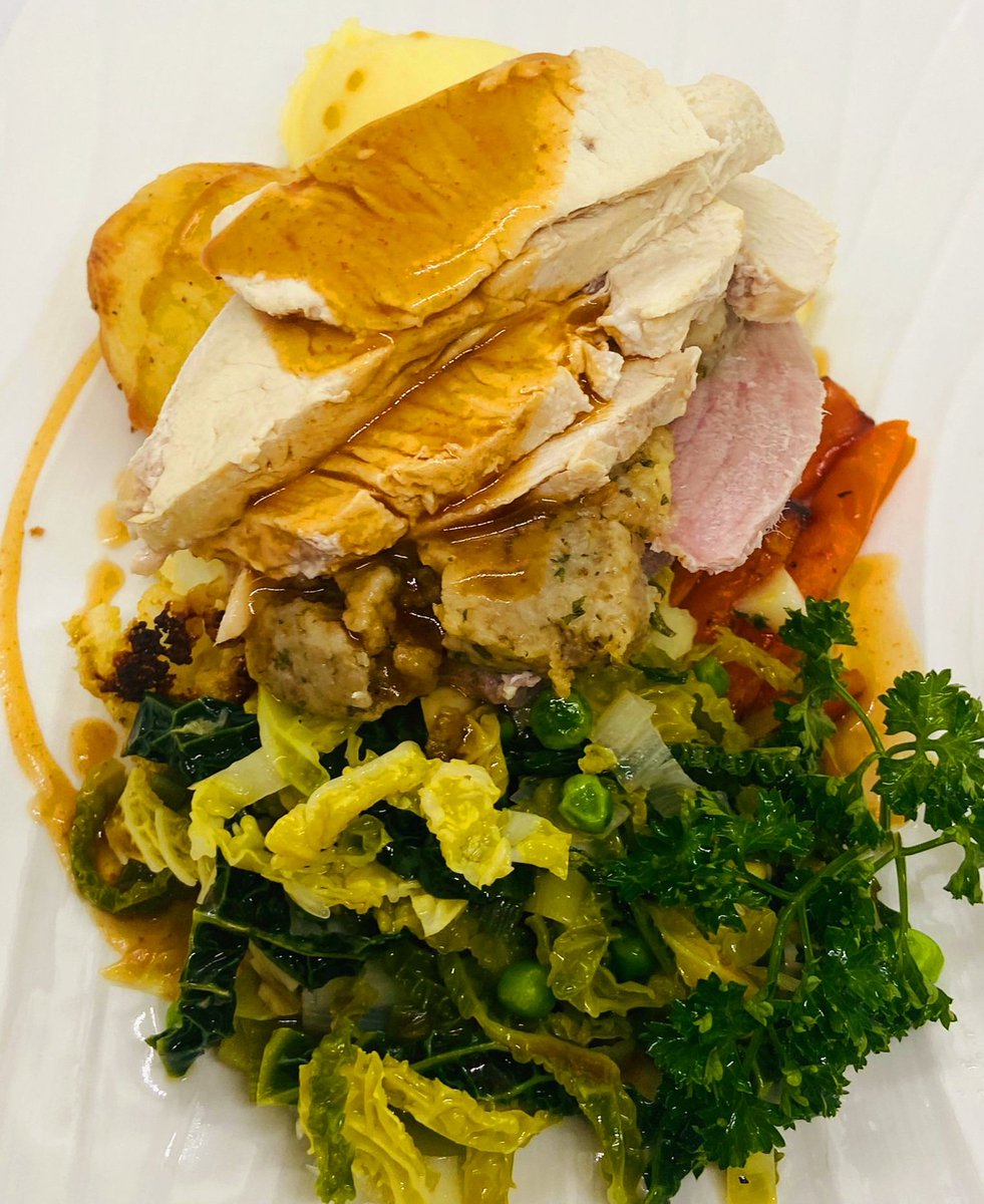 oldecastlebar's tweet photo. 🍴 Our Daily Specials 🍴

Warm up with our classic Irish Turkey &amp; Ham – a comforting feast made to perfection! 🌟
🌿 Sage Onion Stuffing

🥔 Creamed &amp; Roast Potatoes

🥕 Honey-Glazed Carrots

🥬 Buttered Cabbage, Leeks &amp; Garden Peas

🍗 Pan-Rich Gravy

#IrishTurkeyAndHam https://t.co/mNcljYEp4K