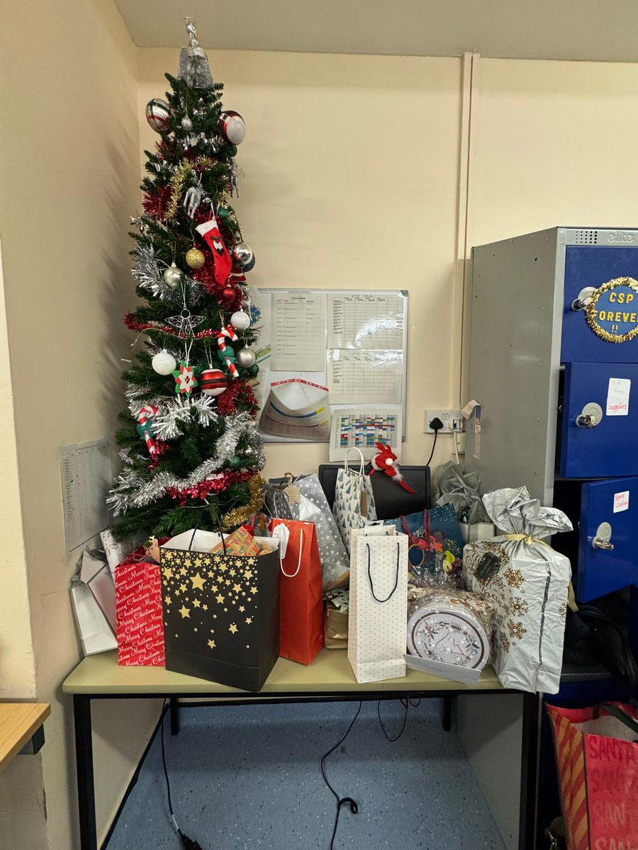 UHL ED Therapy Team (@edtherapistsuhl) on Twitter photo Wishing everyone a very Merry Christmas 🎄A big thank you to all RADDERS working this week!🎅We are proud of our team’s efforts and achievements this year and we hope to have a prosperous new year 2025🌟<a href="/uhltherapy/">uhltherapy</a> <a href="/EFDP_COMPLEX/">Emergency Floor Discharge Practitioners (EFDP)</a> <a href="/Leic_hospital/">Leicester's Hospitals</a> #Xmasworkmeal #NHS Wishing everyone a very Merry Christmas 🎄A big thank you to all RADDERS working this week!🎅We are proud of our team’s efforts and achievements this year and we hope to have a prosperous new year 2025🌟<a href="/uhltherapy/">uhltherapy</a> <a href="/EFDP_COMPLEX/">Emergency Floor Discharge Practitioners (EFDP)</a> <a href="/Leic_hospital/">Leicester's Hospitals</a> #Xmasworkmeal #NHS