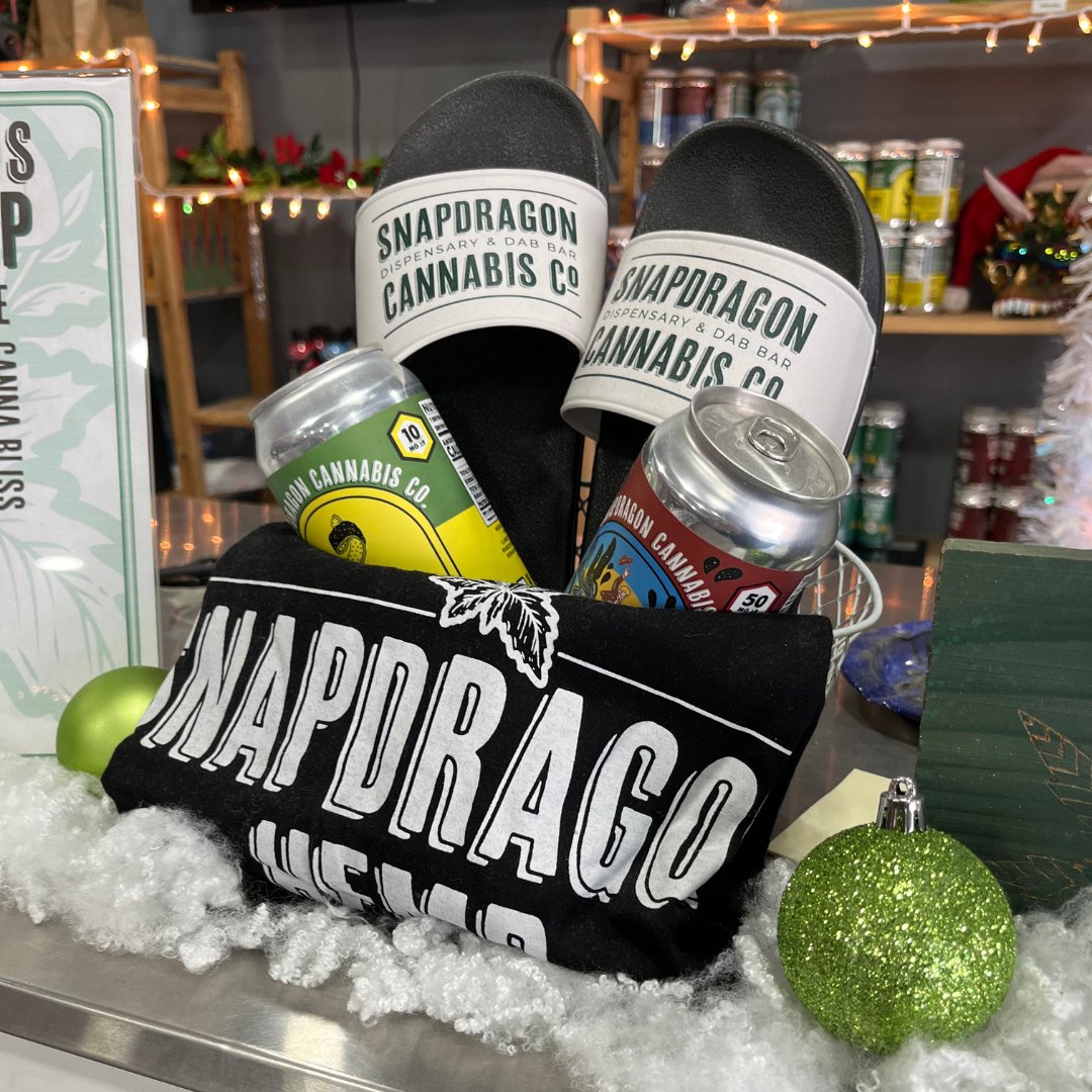 SnapdragonHemp's tweet photo. Merry Kushmas Eve from Snapdragon! We'll be open REGULAR HOURS today for retail, and tomorrow for Xmas Day all locations will be closed, online we'll be open ready to serve 24/7!
Cheers and have a safe and happy holiday season from Snapdragon!
#Snapdragon #Kushmas #MerryXmas https://t.co/Z4zTtyPPwj