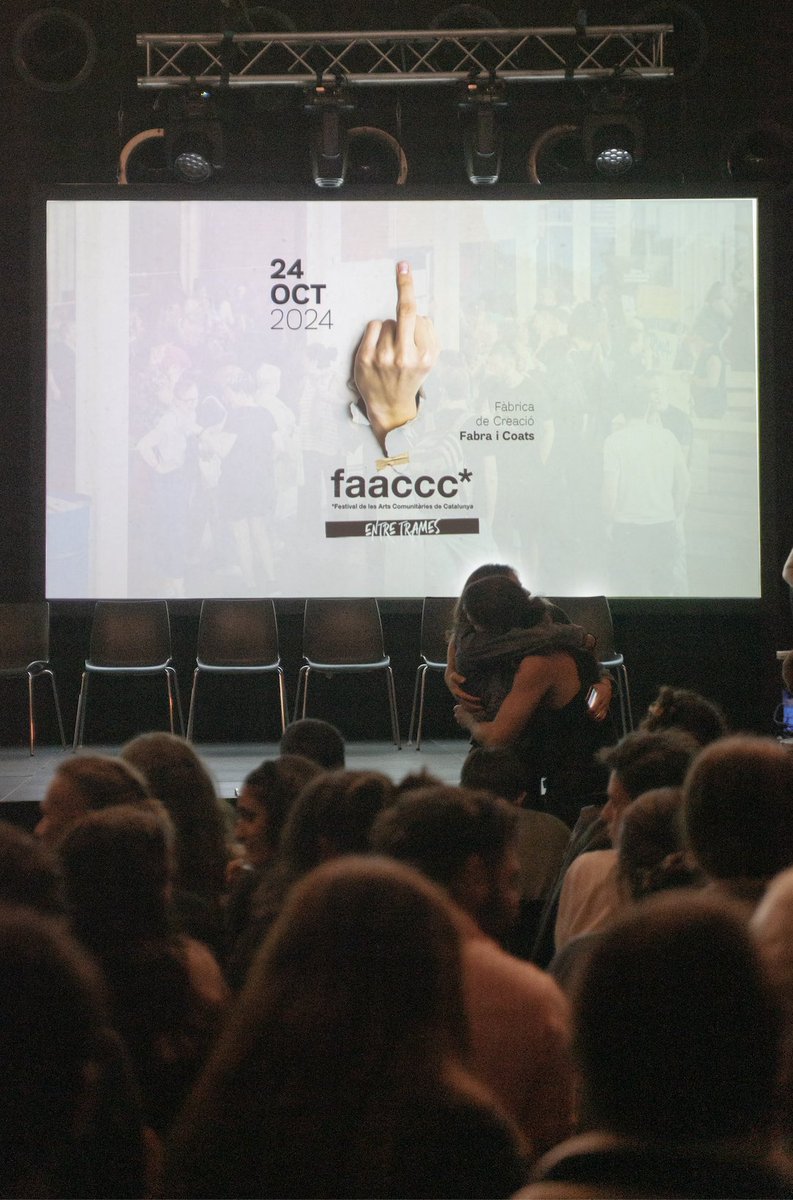 Avui va per totes aquelles que avui us retrobeu, però sobretot per totes aquelles que incomodareu als àpats Nadal perquè direu el que penseu.

Amb aquest instant del FAACCC us desitgem bones festes a totes!