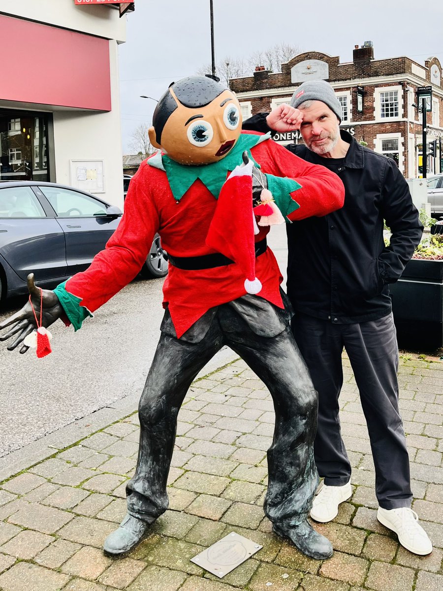 matt_cork's tweet photo. Christmas eve walks… 🎄🌅 

#december #christmaseve 
#highlegh #timperley 
@FrankStatue @mr_sidebottom 
#merrythingy #sunset https://t.co/PSuOf13nuy