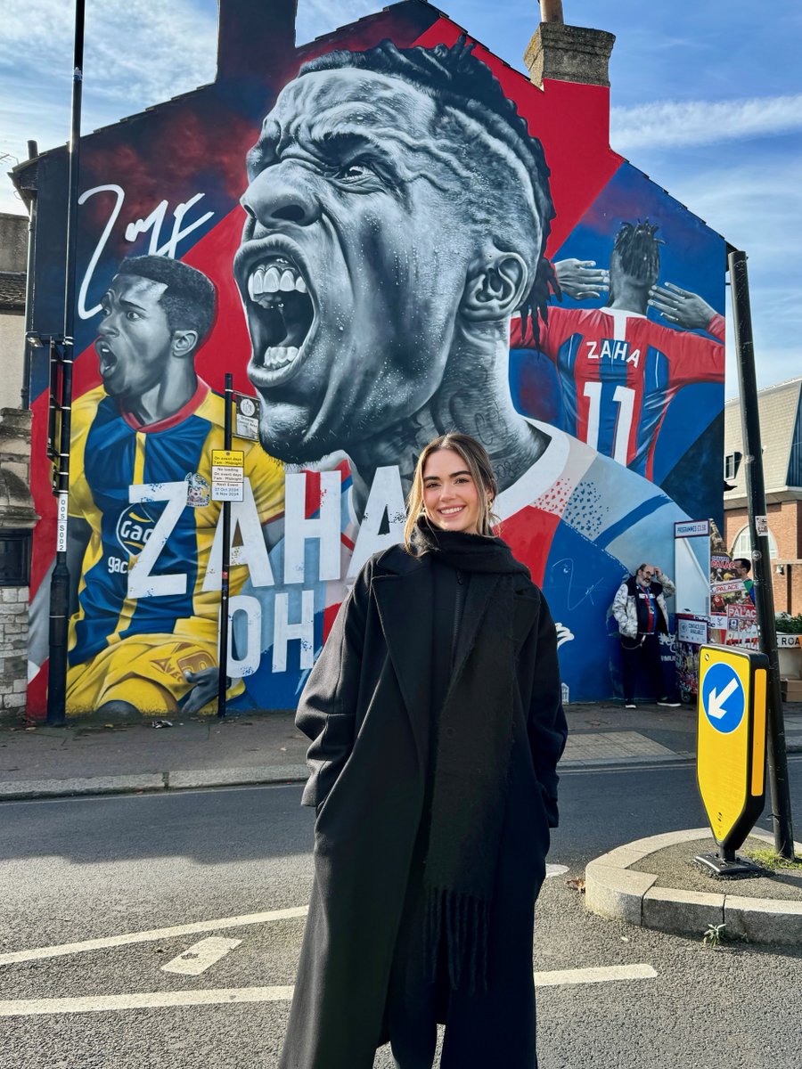 RoseRuland's tweet photo. Hi Guys :) I posted a soccer vlog you should watch and comment on it so I can go haunt England again! 
https://t.co/MVMtIboI8A https://t.co/c3g7M5qHqU