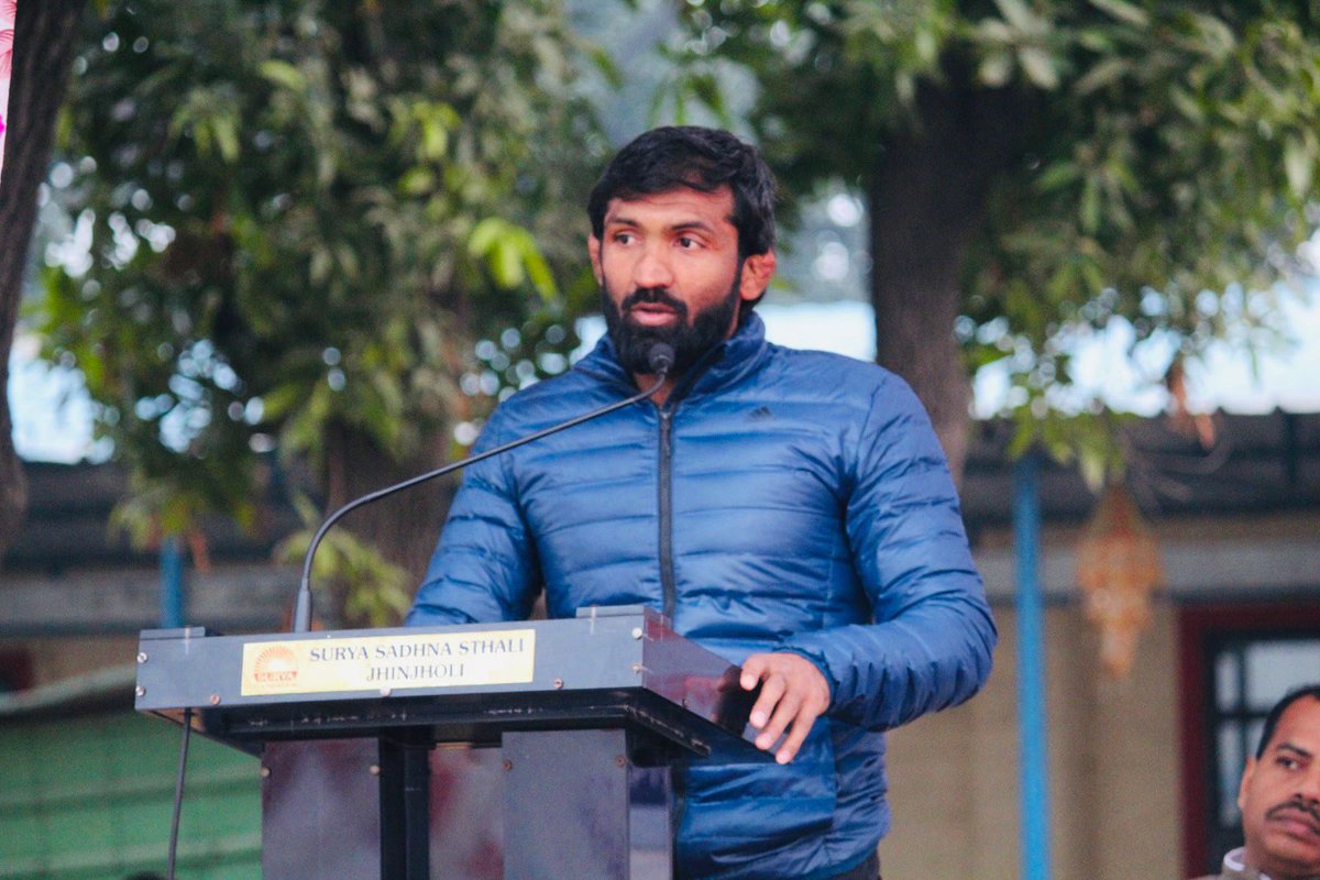 DuttYogi's tweet photo. झिंझोली, सोनीपत में सूर्या फाउंडेशन द्वारा आदर्श गाँव योजना के अंतर्गत "व्यक्तित्व विकास शिविर" के आयोजन पर छोटे भाई और ओलिपिक पदक विजेता रवि दहिया और सुमित अंतिल के साथ जाने का अवसर रहा।

शारीरिक, व्यवहारिक और मानसिक प्रशिक्षण के ऐसे शिविर समाज उत्थान में बहुत बड़े सहायक हैं। https://t.co/8qe99kKNvL