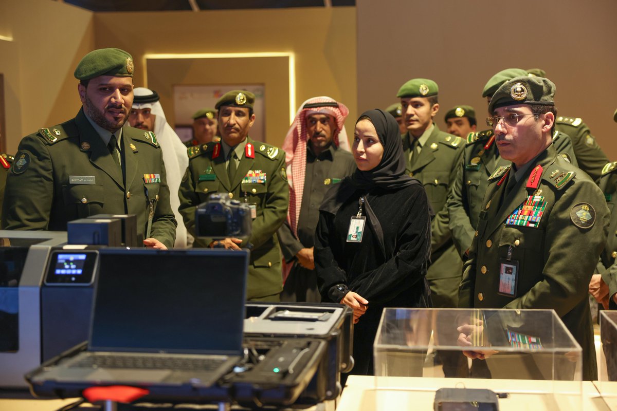 AljawazatKSA's tweet photo. مدير عام الجوازات اللواء الدكتور صالح بن سعد المربع يزور ⁧#واحة_الأمن⁩ بـ
⁧#مهرجان_الملك_عبدالعزيز_للإبل9⁩ .
⁧#عام_الإبل_2024 https://t.co/w2G9nyoQ0e