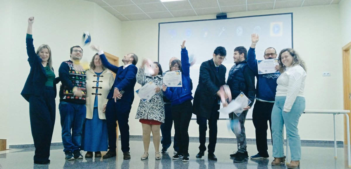 Ayer fue la clausura del curso de Operaciones de Recepción Telefónica, financiado por <a href="/sef_carm/">SEF</a>

Deseamos lo mejor a este grupo ☺️ y desde <a href="/Asteamur/">Asteamur</a> seguiremos trabajando por la inclusión de las personas con TEA y discapacidad intelectual

¡Junt@s hacemos una sociedad mejor 💙!