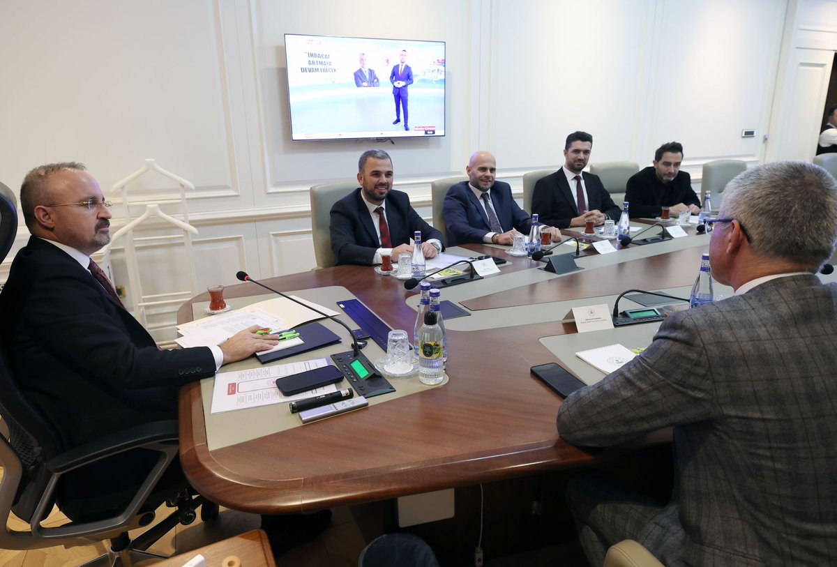 marmasder's tweet image. Marmara Motorlu Araç Satıcıları Derneği olarak, sektörümüzün sorunlarını iletmek için Türkiye Cumhuriyeti İçişleri Bakan Yardımcımız Sn. Bülent TURAN bey ve ilgili Bürokratlarıyla görüşme gerçekleştirdik. Bizleri büyük bir özveri ile dinleyen ve çözüm önerilerimize katkıda