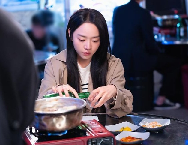 나한테 헤어지자고만 말하고 도망가길래 따라가봤더니 힘든 얼굴로 이러고 있을 때.... #녜사연애