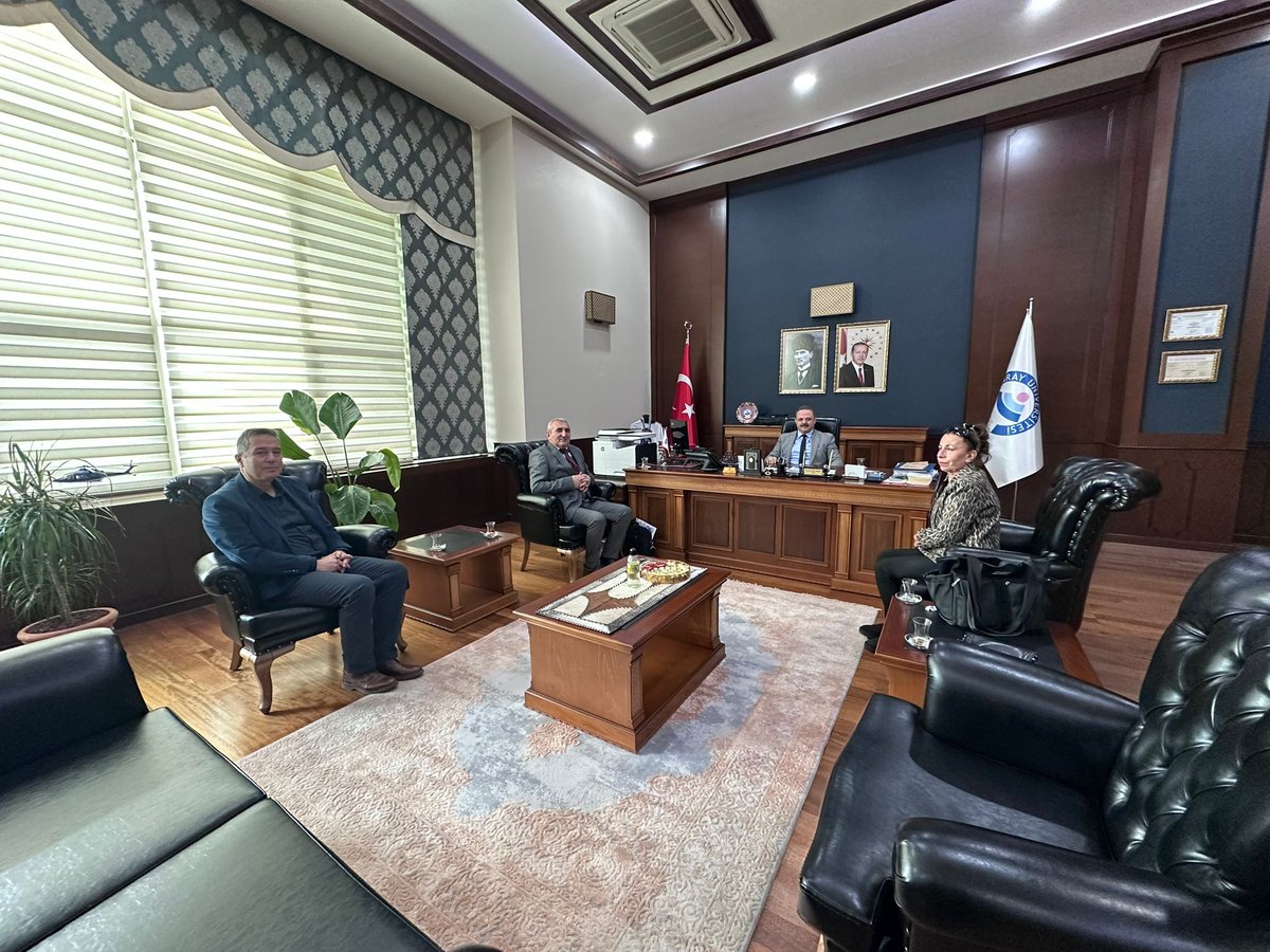 eyuder's tweet photo. Aksaray İl Temsilcimiz Sayın Ümran Umran Uçar ve Yönetimi, Aksaray Üniversitesi Rektörü Prof.Dr. Sayın Alpay Arıbaş ve Eğitim Fakültesi Dekanı Prof.Dr. Sayın Arzu Doğru' yu ziyaret ederek #EYFOR16 ile ilgili bilgilendirmelerde bulundular.@aksarayedutr @ademcilek https://t.co/ku5oRtDb0I