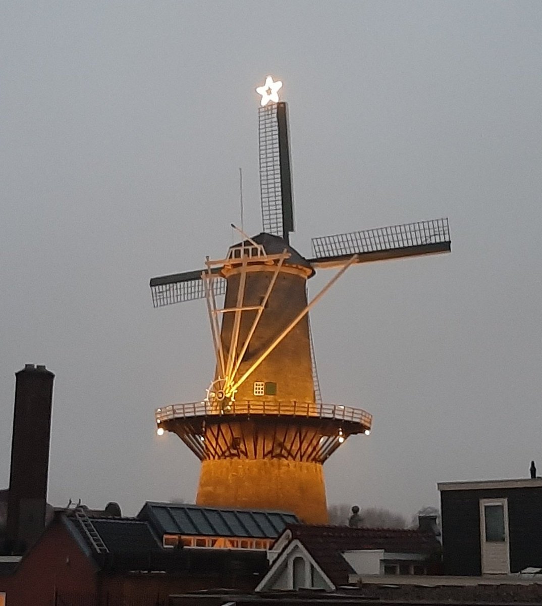 With the giant Christmas #star in place on top of the #windmill #Molen de Vrijheid as well as all the other windmills in #Schiedam #Holland I wish all of my followers a #MerryChristmas 
#VrolijkKerstfeest