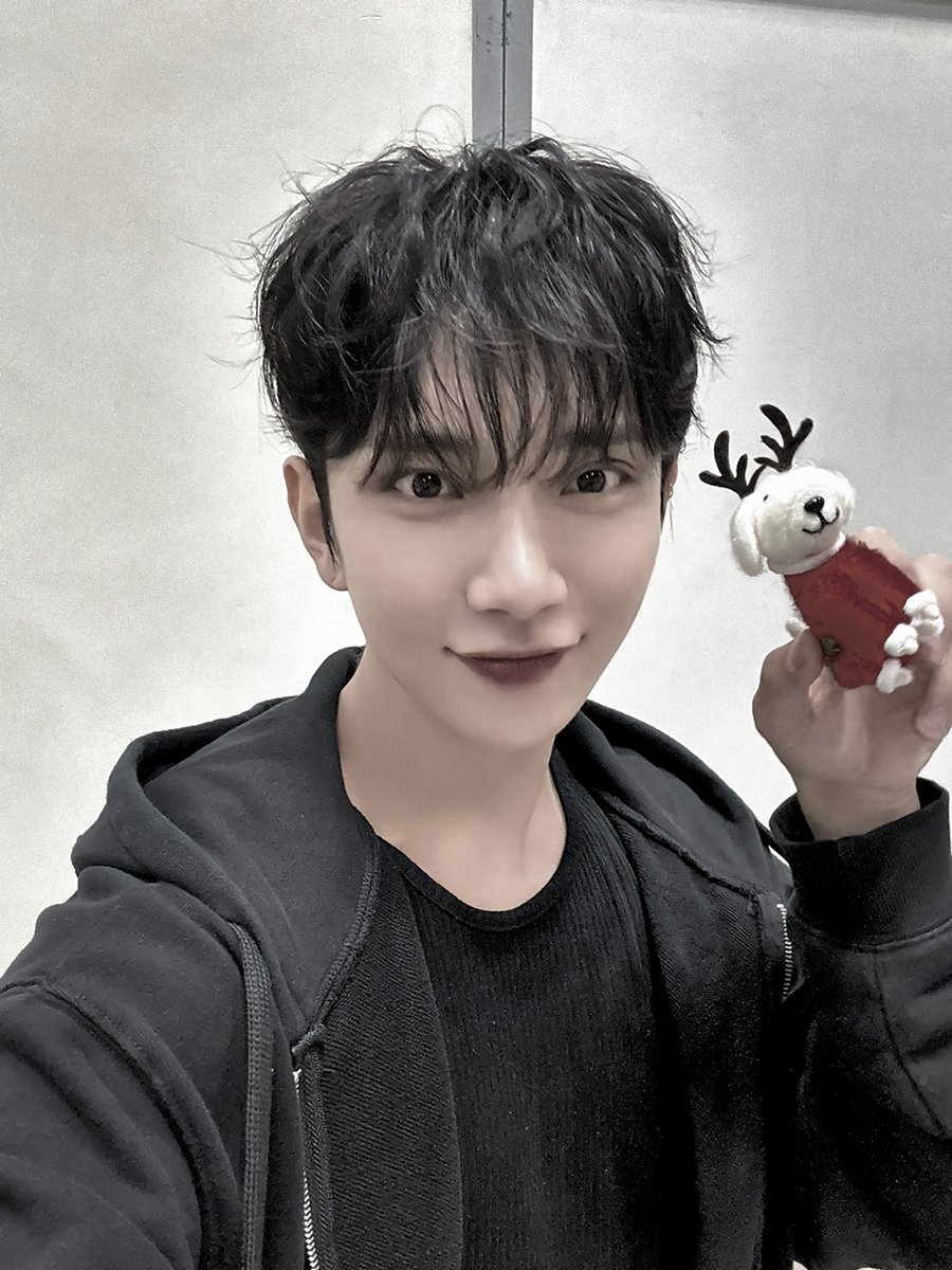 8e___ther's tweet image. ͏͏͏͏͏͏⠀⠀⠀

⠀⠀⠀@𝟴𝗲___𝘁𝗵𝗲𝗿 posted an update！
⠀⠀⠀25 Dec 24、 01:18 AM、Makati, PH 。

⠀⠀⠀➤  happy holidays to everyone! ❄️ 

⠀⠀