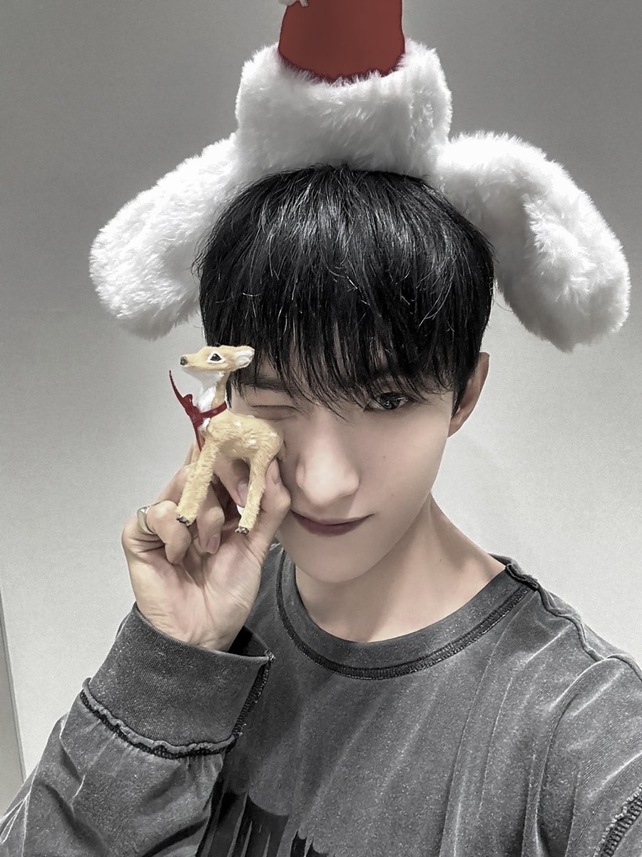 8e___ther's tweet image. ͏͏͏͏͏͏⠀⠀⠀

⠀⠀⠀@𝟴𝗲___𝘁𝗵𝗲𝗿 posted an update！
⠀⠀⠀25 Dec 24、 01:18 AM、Makati, PH 。

⠀⠀⠀➤  happy holidays to everyone! ❄️ 

⠀⠀