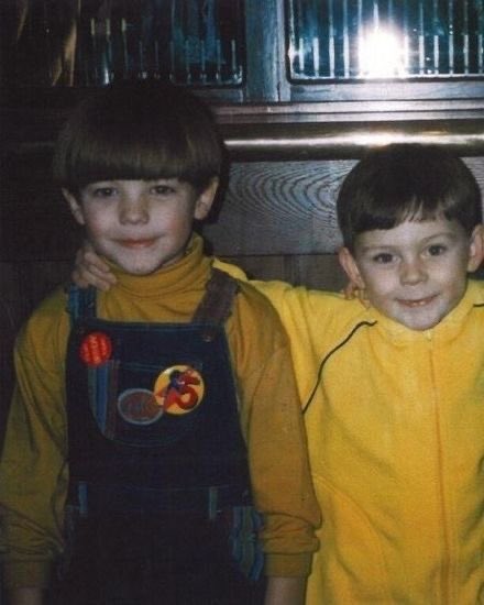 ilouillie's tweet photo. happy 33th birthday to the loveliest boy ever 🤍🎉🥂🍰 https://t.co/UbgevPaEcs