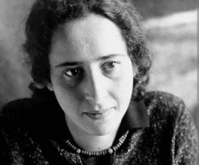 OSNMITALY's tweet image. LA BUGIA COME STRUMENTO DEL POTERE 

“Mentire continuamente non ha lo scopo di far credere alle persone una bugia, ma di garantire che nessuno creda più in nulla. 
Un popolo che non sa più distinguere tra verità e menzogna non può distinguere tra bene e male. 
E un popolo così,…