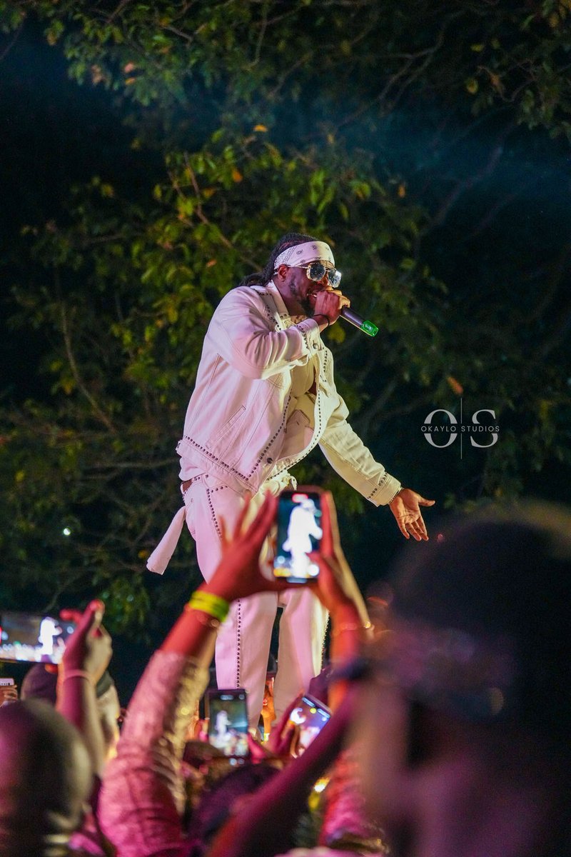 About the unforgettable moments in Gulu <a href="/rudeboypsquare/">Rudeboy</a> performance left Gulu city yarning for more international Artists 🥰 and thanks to <a href="/DeejaychiEnter1/">@DeejaychiEntertainment</a> for warming Gulu city <a href="/ChrisOkello28/">_OKELLO_</a> <a href="/ChrisOchen1/">K𝗿𝗶𝘇 ᒍ𝘂𝗱𝗲 🇦🇺🇺🇬</a> <a href="/Spraggapromo/">Spragga Promotions🇺🇬 🇰🇪 🇹🇿 🇸🇸</a> <a href="/AcholiBae/">Acholi Bae 🇺🇬🇺🇬</a> <a href="/PatRobertLARUBI/">Pat Robert LARUBI</a> <a href="/mkainerugaba/">Muhoozi Kainerugaba</a>