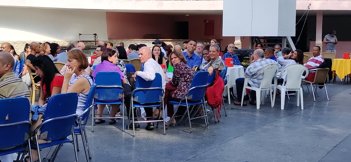 Banco Central de Cuba (@bancocentralcub) on Twitter photo Preside el evento Alberto Quiñones Betancourt <a href="/AQuinonesB/">Alberto Quiñones Betancourt</a>, vicepresidente del <a href="/BancoCentralCub/">Banco Central de Cuba</a>, quien exhorta a seguir llevando adelante la tarea de #Bancarizacion al mismo tiempo de alcanzar mejores niveles de satisfacción de las demandas de la población. Preside el evento Alberto Quiñones Betancourt <a href="/AQuinonesB/">Alberto Quiñones Betancourt</a>, vicepresidente del <a href="/BancoCentralCub/">Banco Central de Cuba</a>, quien exhorta a seguir llevando adelante la tarea de #Bancarizacion al mismo tiempo de alcanzar mejores niveles de satisfacción de las demandas de la población.
