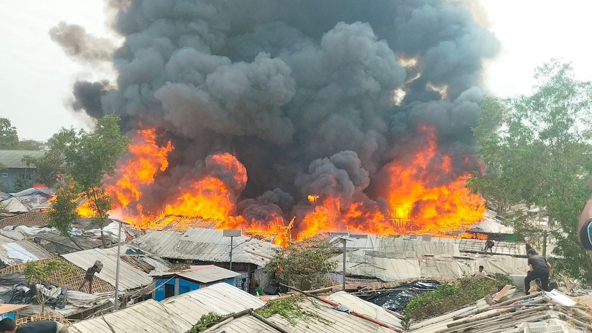 arsphrofficial's tweet photo. A massive Fire  incident occurring on December 24, 2024, at 12:30 PM in Camp 1W, Block F of the Rohingya Refugee Camp in Bangladesh. However, there have been recent fire incidents in other sections of the camps.

#arsph_official #rohingyalivesmatter 
#FireIncident #prayforthechildren 

Arakan Rohingya Society for Peace and Human Rights-ARSPHR