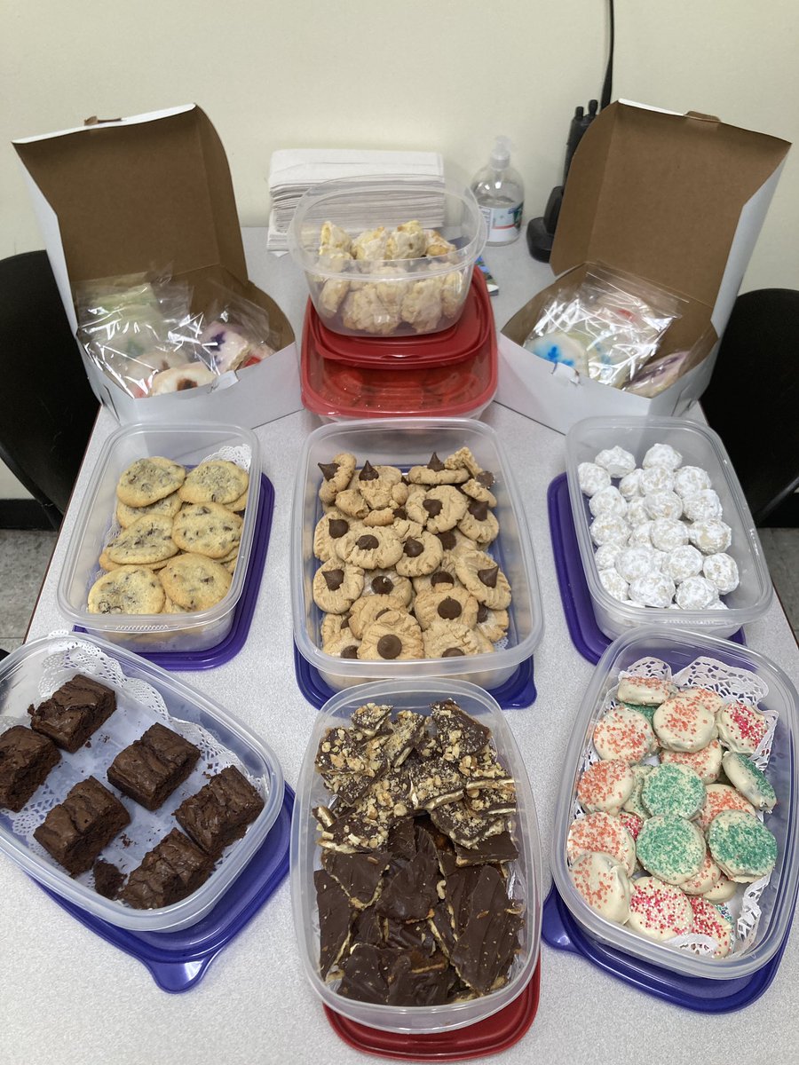 CranburyPBA405's tweet photo. Thank you to the Price family for dropping off several homemade goodies for us yesterday! We also want to thank all of the community members who have made gracious donations to us during this holiday season.

#cranburynj #cranburypba405 #holidayseason https://t.co/FYSSTz1Mcg