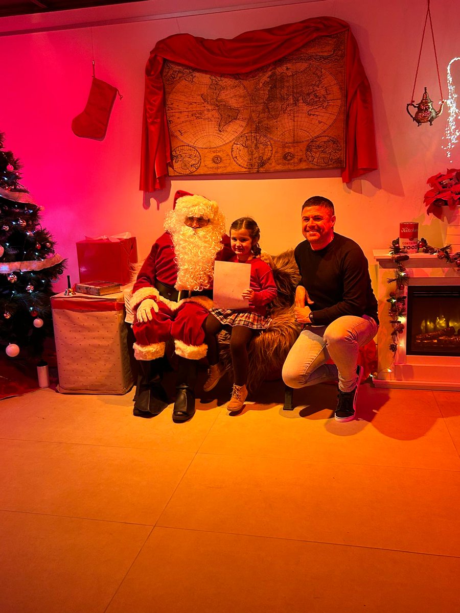 SantiUcha's tweet photo. Navidad 🎅 https://t.co/aJW1FiSWSN