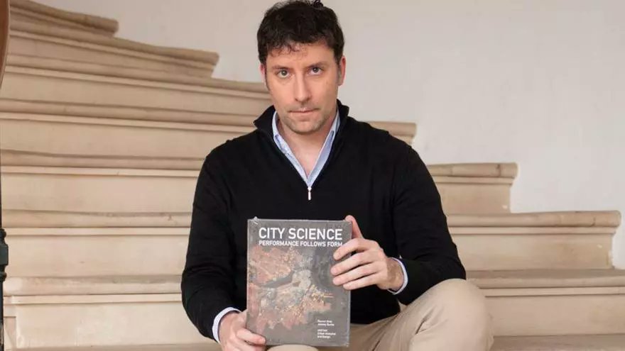 RG_Barcelona's tweet photo. "We developed a three step method that let us draw and evaluate complex and delicate, nontrivial, structural, systematic, and causal relationships between city form and urban performance".

Ramon Gras
City Science: Performance Follows Form https://t.co/4NShTWYH4g
