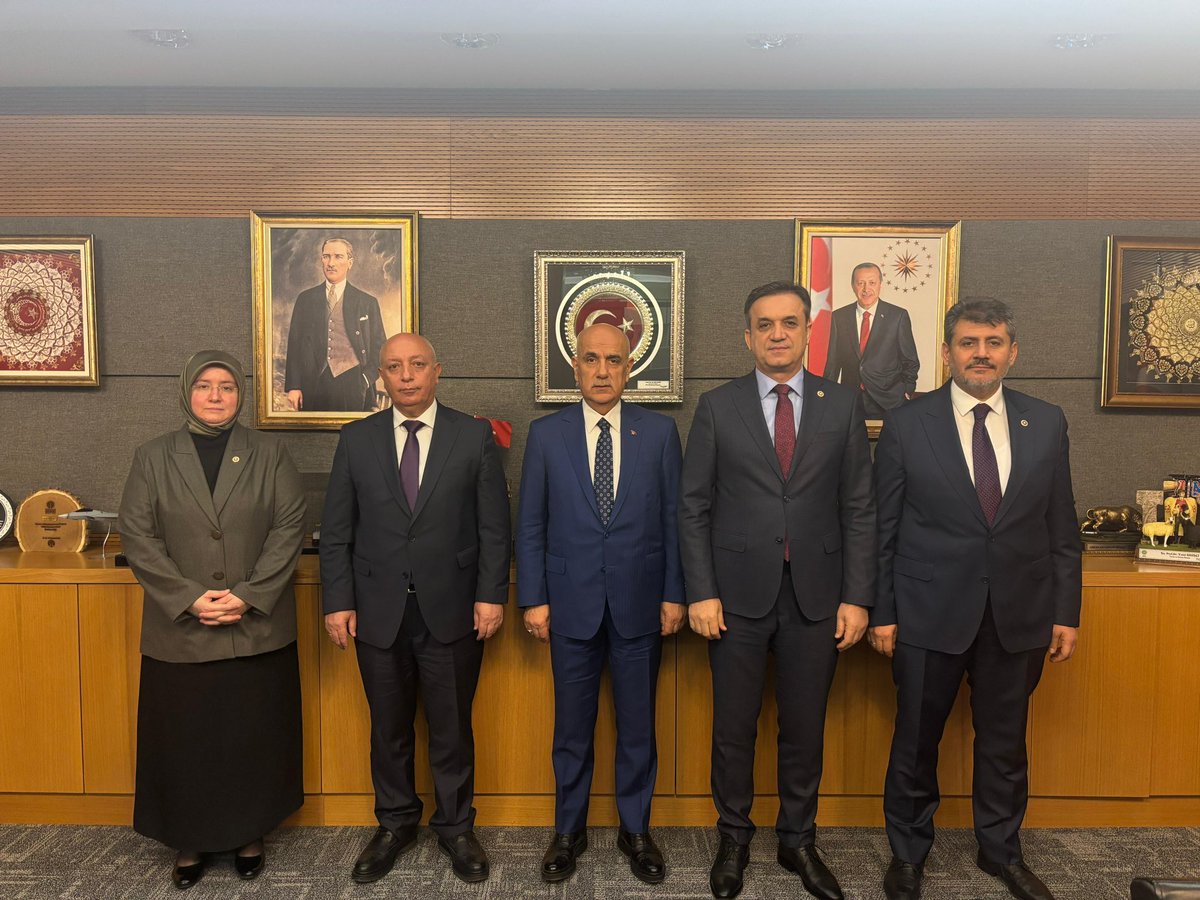 Kahramanmaraş İstiklal Üniversitesi Rektörü Prof.Dr. Sn. İsmail Bakan’ı Gazi Meclisimizde Sn. Bakanımız ve Milletvekillerimiz ile birlikte misafir ettik.

Üniversitemizin çalışmaları hakkında rektör hocamızdan değerli bilgiler aldık, hocamıza çalışmalarında kolaylıklar diliyorum.