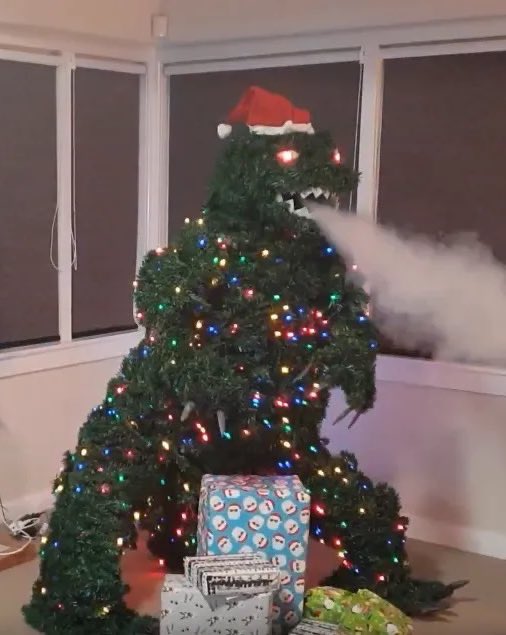 BestArmBot's tweet image. [Behold! The workshop’s holiday decor!]