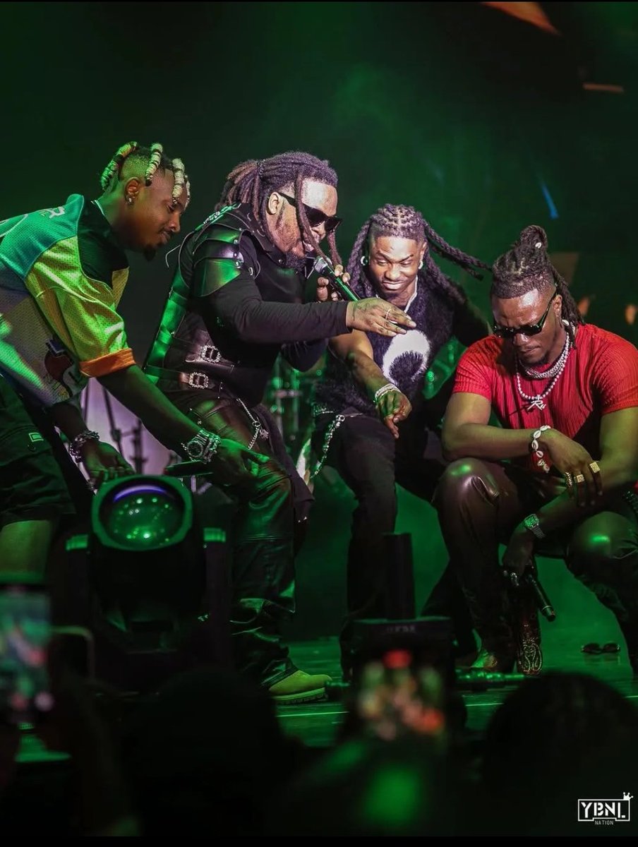 Jharvis__'s tweet image. Baddoo be like: 
"...I go faster than a nitro
I bombard the game and I throw bangers
Like alaga dem dey kako"

And the expression on @lilkeshofficial and @YoungJonn says it all. 

Pheelz was absolutely 💯 sitting on the next line "oon gbon mu bi moscato"
#SynchroSystem #Ikigai