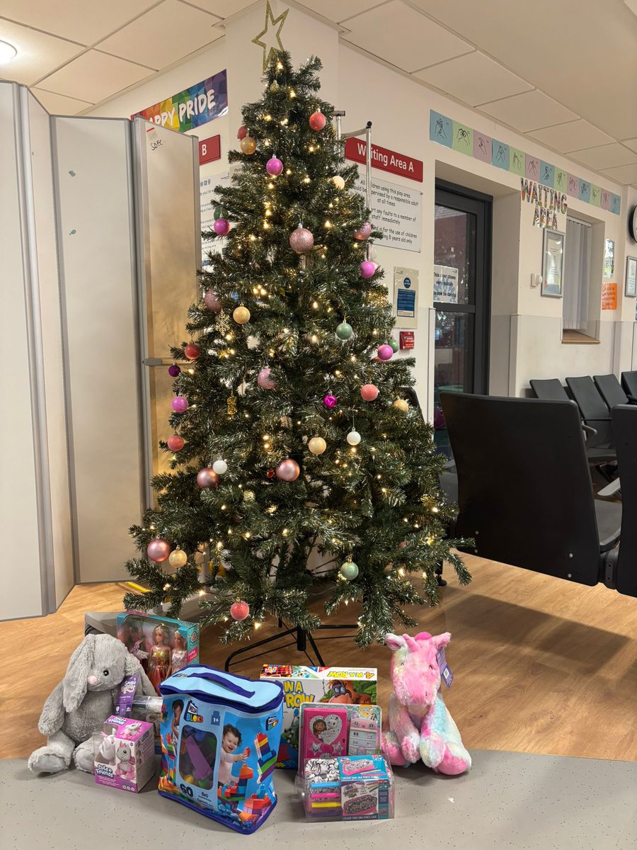 Thank you to <a href="/TheWorksStores/">The Works</a> and <a href="/Tesco/">Tesco</a> Baguley for your generous donated gifts and Christmas trees, helping us to spread Christmas cheer to our little patients in hospital over the holidays 🎅🏻 🎄