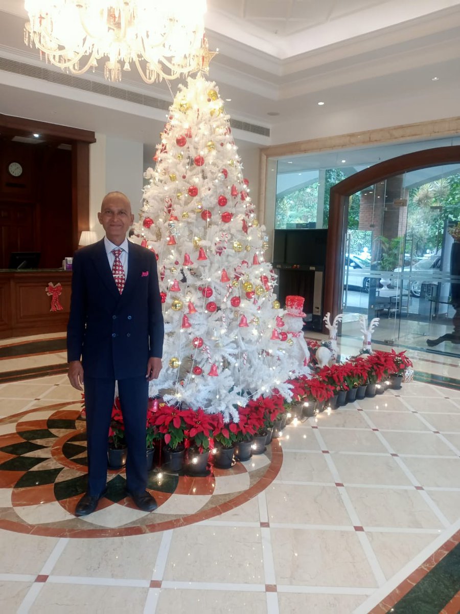 MKulabkar's tweet photo. Wishing All Merry Christmas and Happy, Healthy, Blissful 2025 ! https://t.co/DRWXUVNJBG