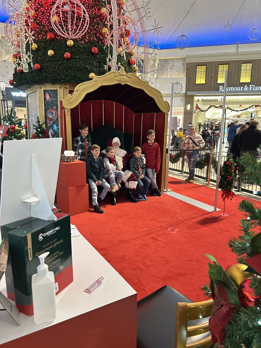 JWysock3's tweet photo. Someone in the crowd said hey look, the Wysock boys! 🙃  
Wishing you and your family a Happy Holidays. 🎄 🎅 

#fiveandcounting https://t.co/D8JkKWFkoE