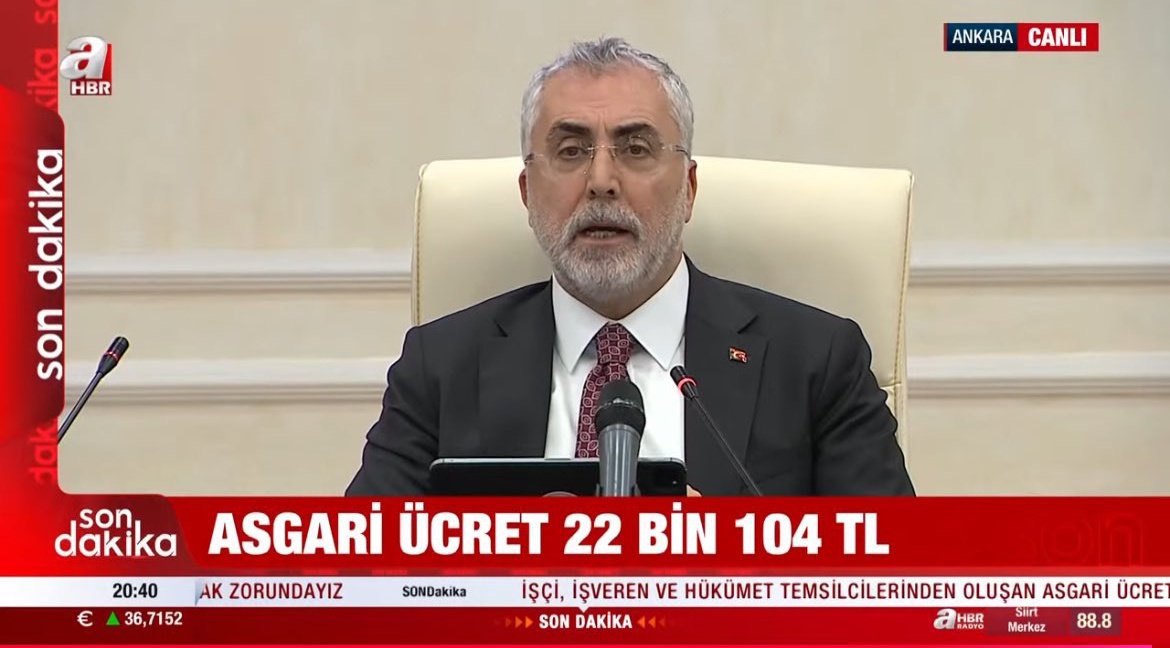 Yusufalakk's tweet photo. Dalgamı geçiyorsunuz ulan bizimle 22.104 TL' yi napalım biz.
Sadaka değil hakkımızı istiyoruz.

#AsgariÜcretAçıklanıyor https://t.co/z6ZHjiOvOF