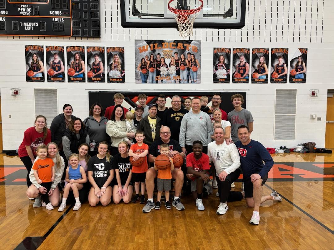 The Christmas Eve Classic was intense as usual.  Competitors ranged in age from 6 months to (almost) 75. 
Courtney Ernst (soon to be Hoying) pulled the upset and won knockout giving FT. Loramie their first win in the event.
#MerryChristmas