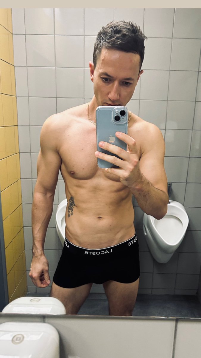 NeonNebula tweet media