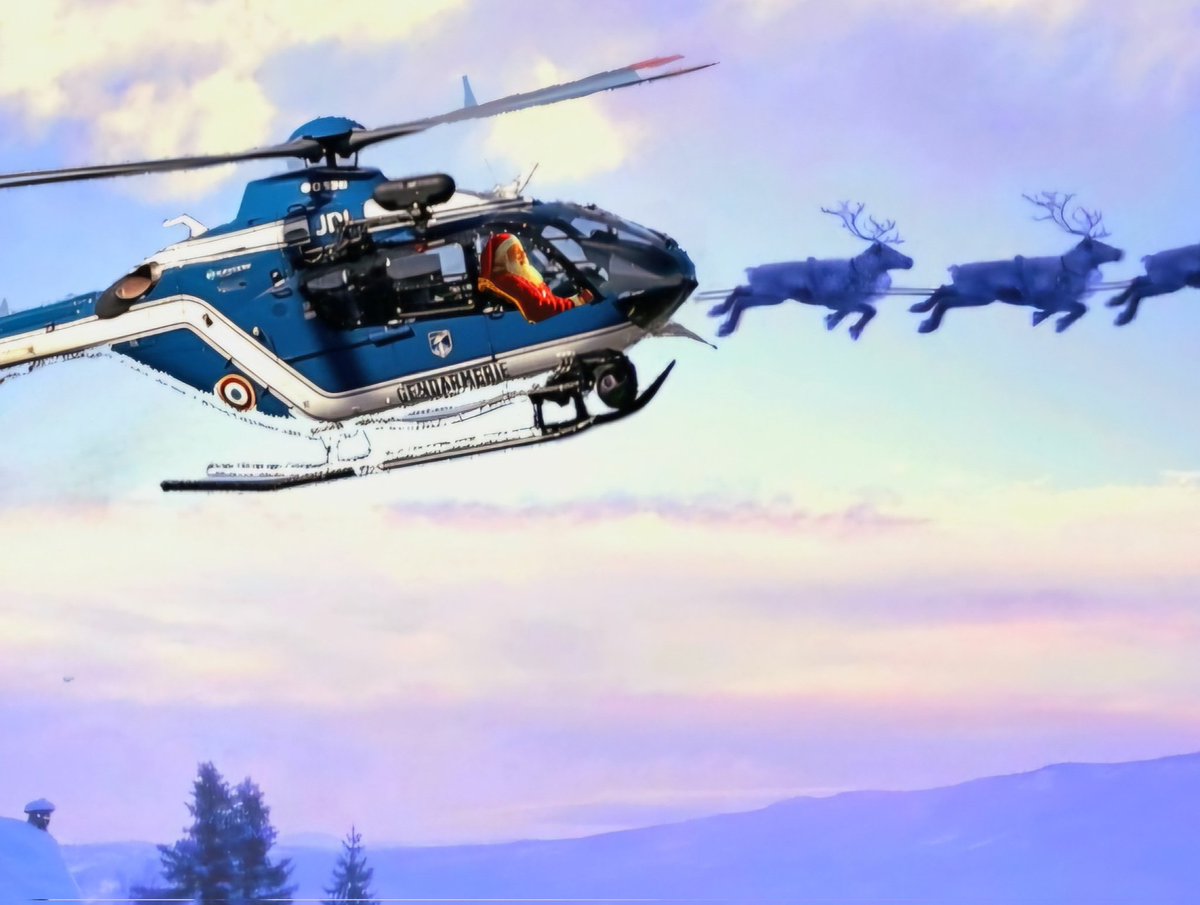 Passez un joyeux réveillon de Noël ! 
Prenez soin de vous et vos proches !
Surtout, restez prudents !
Nos hélico bleus continuent de veiller sur vous même la nuit de Noël. 🎄💫🎅🎁❄️. 

#EC145 #AS350 #EC145 #forces_aeriennes_gendarmerie #FAGN #gendarmerienationale
