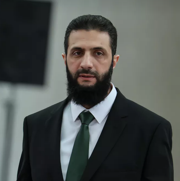 BertLanghe's tweet image. Maar kijk nu toch eens naar deze brave hoofdafhakker!
Het is zo'n engeltje. Die 10 miljoen dollar op zijn hoofd, dat was toch maar om te lachen. En dat zijn HTS organisatie op de terreurlijst staat, ach ja, dat is toch maar bijzaak!
#shameonUS #shameonIsrael #schandeAmerika