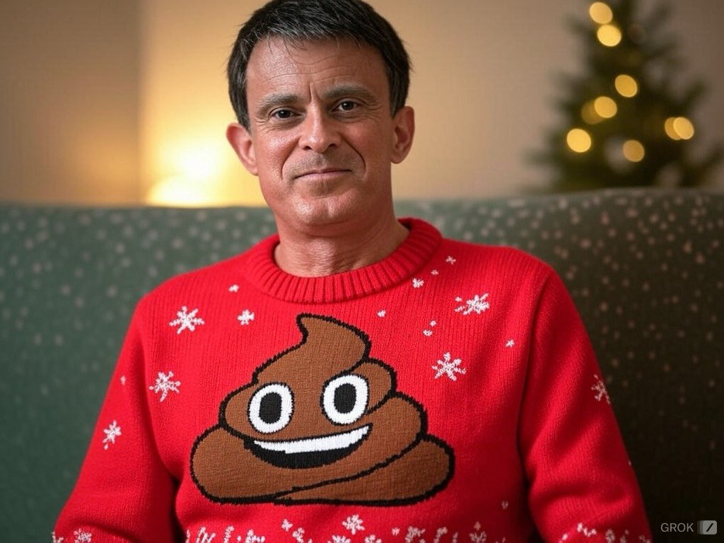 _saintete_pepe's tweet photo. Manu a aussi son pull de Noël 🤣 https://t.co/o5vyCb83Ij