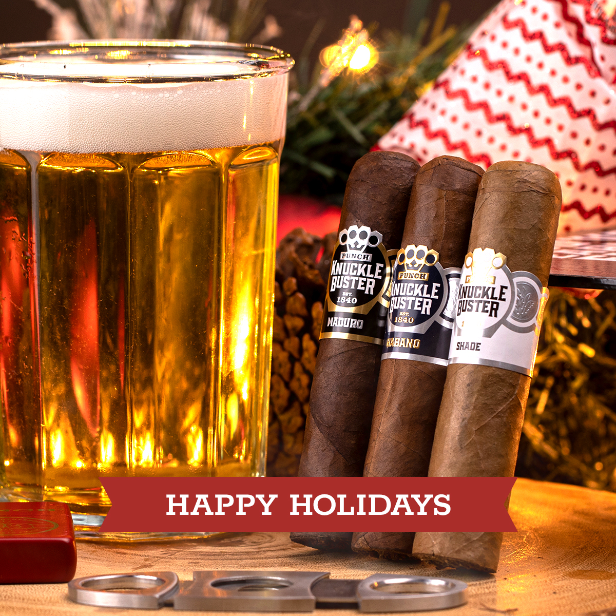 punchcigars's tweet photo. I’m not saying the big man doesn’t love milk and cookies. All I’m saying is you could mix it up this year with beer and Punch Cigars. 🔥 🔥 🔥
#PunchCigars #Punchmas #KnuckleBuster #KnuckleBusterShade #MerryChristmas #HappyHolidays https://t.co/iFeP9aAy1i