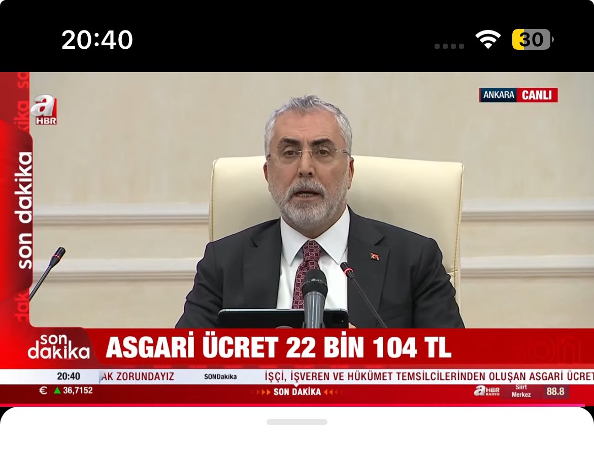 #tüik in %47 enflasyon açıklamasına işçisine %30 zam veren akıl tutulması yaşayan  vekili seni Allah kahretsin o rakamı açıklayan çeneniz tutulsun 🤬🤬🤬🤬 #Türkiş lütfen greve davet edin lütfen kimse kabul etmesin bu rakamı bu rakamı insanlık dışıdır