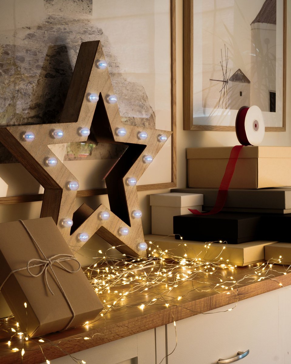 Packagingworld_'s tweet photo. Wishing everyone the merriest of Christmases! 🎁🎄 

We'll see you all in the new year! ✨ 

#packaging #packagingideas #giftpackaging #giftwrap #boxes #gift #gifts #smallbusiness #ukbusiness #jewellerypackaging #christmas #merrychristmas #xmas #merryxmas #happyholidays https://t.co/H67Tn5KaSF
