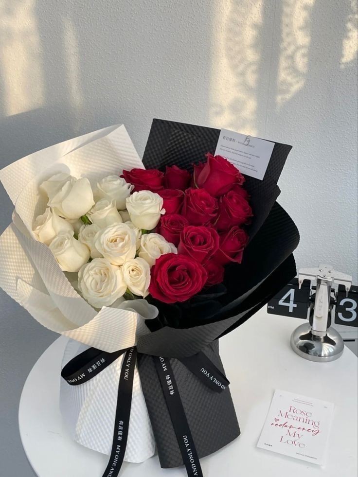 HostravForLife's tweet photo. Handpicked Flowers always guarantee an unforgettable experience for your loved one. 
#hostrav #virtual #flowers #giftsforher https://t.co/cEWrtOqdOe
