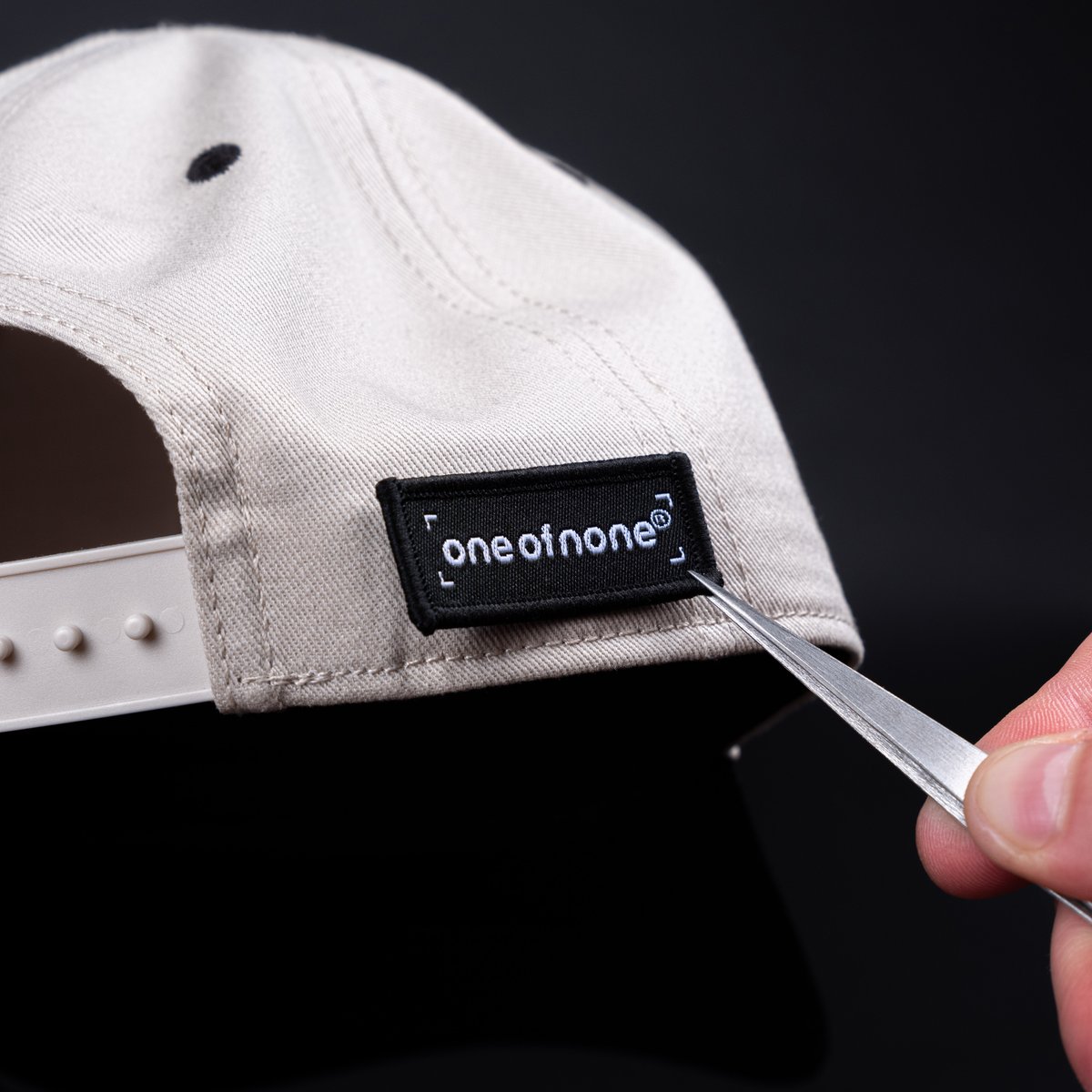 oneofnone_io's tweet image. Seamlessly transform your products with ready-to-go solutions📈 #oneofnone #connectedgoods #connectedculture #physicaltodigital #1ofx