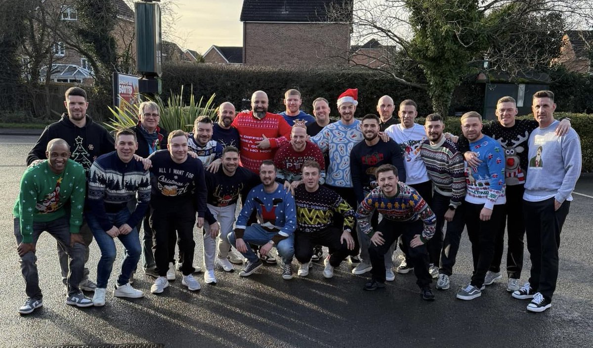 Annual get together.  Been a couple of seasons now since the group has played, but the bound is still strong ⚽️⚽️