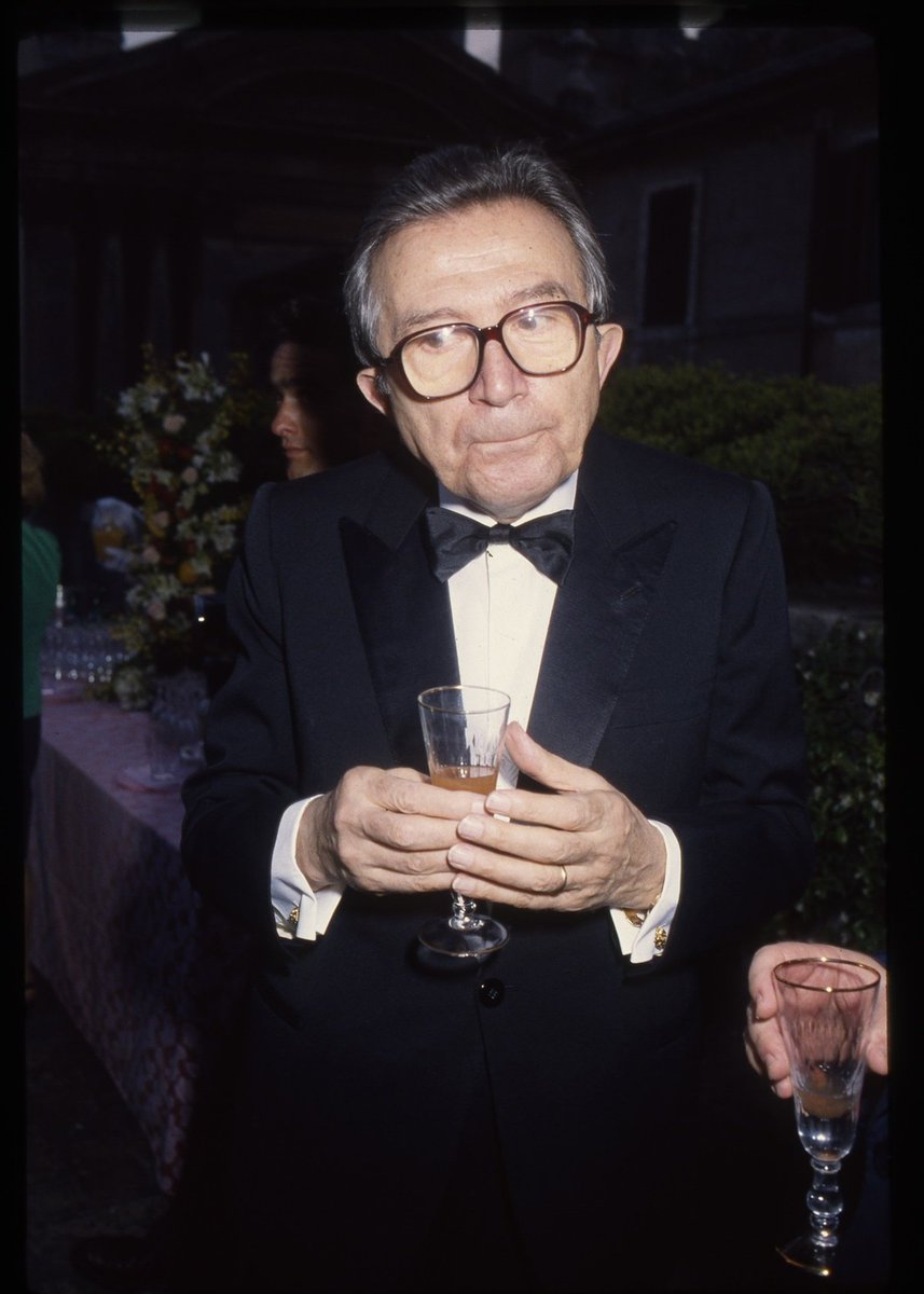 Anche a voi e alle vostre rispettive famiglie politiche. Poligami compresi...