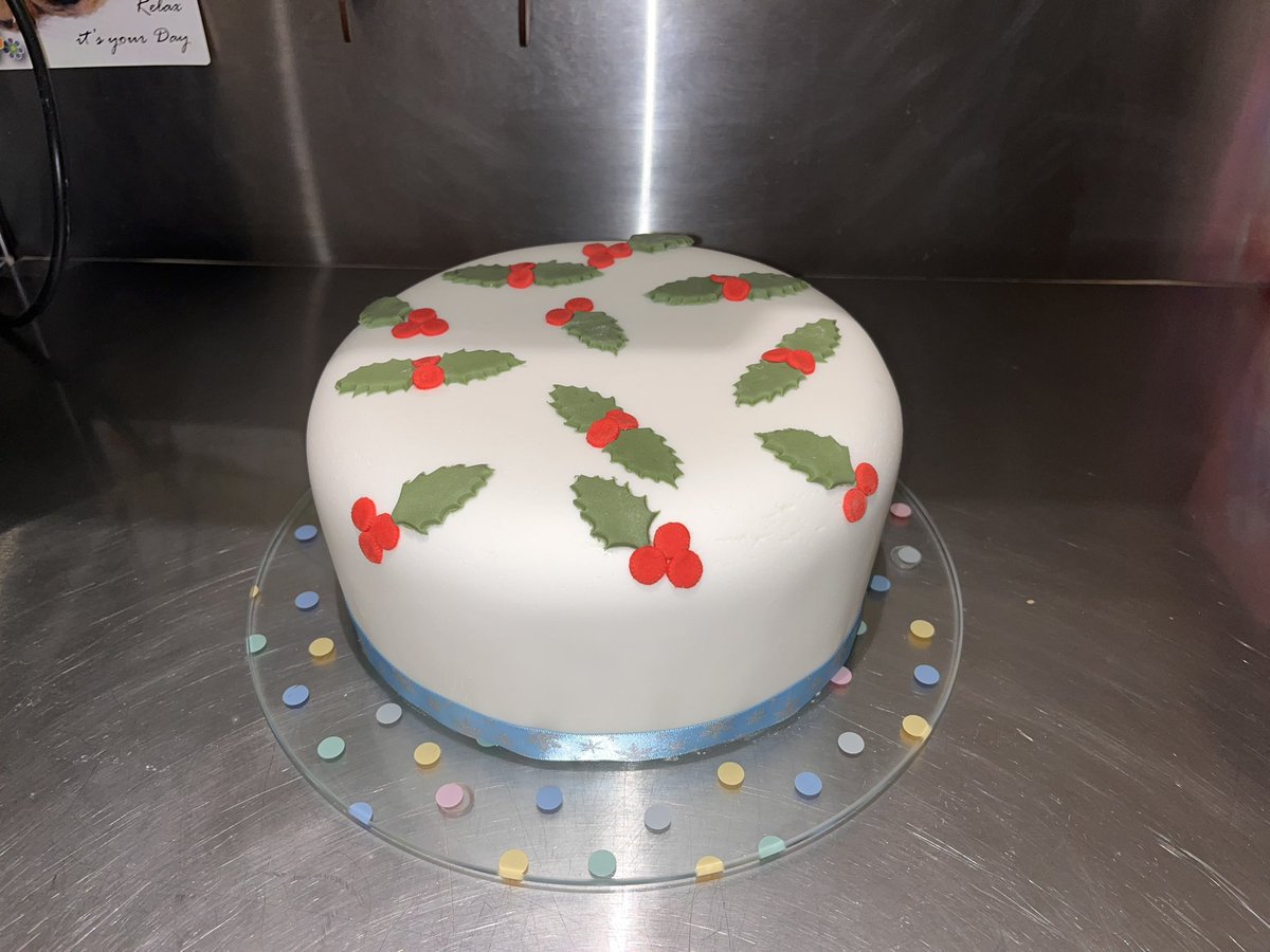 Christmas cake done 🥳🎄!!