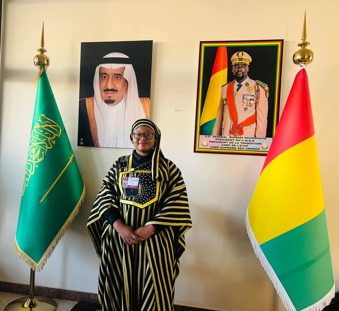 📍Riyadh, Arabie Saoudite

Les Délégués Guinéens prenant part à la #COP16Riyadh, ont rendu une visite de courtoisie à l’Ambassade de la République de Guinée sis à Riyadh (Royaume D’Arabie Saoudite).

Le Chargé d’Affaires S.E Monsieur Alhassane Diakité, également Ministre