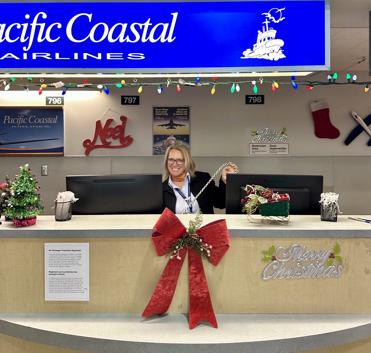 PacificCoastal's tweet photo. From all of us at Pacific Coastal Airlines, we wish you a joyous Christmas and a wonderful holiday season! 🎄
As a gentle reminder, we have prepared a few useful travel tips for you for this holiday season: https://t.co/LBd9mJdqo1 💙✈️
#FlyPCA #HolidaySeason https://t.co/X3RS8aOpgX