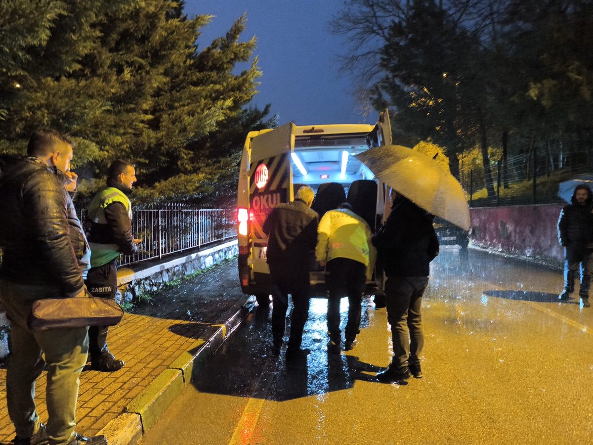 PeyamiSOO's tweet photo. Yıldırım İlçe Milli Eğitim Müdürlüğü servis denetim komisyonu tarafından tüm okul servislerimiz denetlenmiştir.
@BayrakciKaan 
@bursailmem16 
@yildirimilcemem https://t.co/jpNcBngtxL