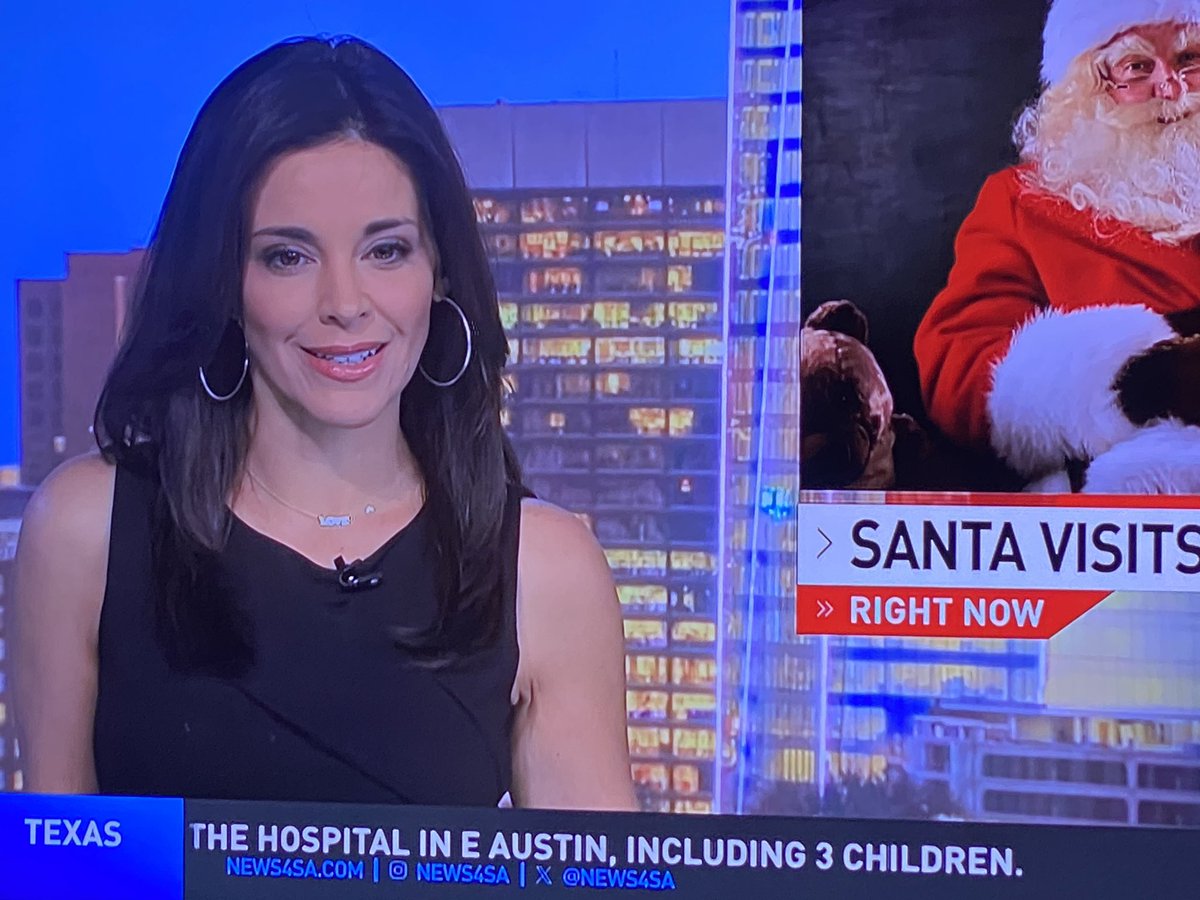 gzuniga74's tweet photo. Hey @DianaRocco @News4SA , nice warm winter outfit… Welcome to Texas! 😜 I bet New York is jealous. Merry Christmas!!!🎁🎄 #blessed #texaschristmas #MerryChristmas #texasweather https://t.co/QwTpMIBPwr