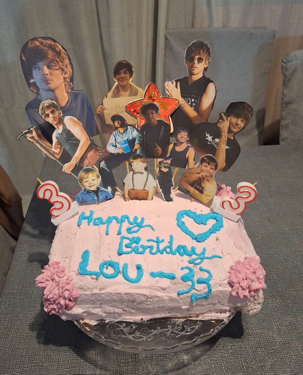 TPWTommoWay28's tweet photo. I put all my efort in that, happy birthday louis!! #HBlouistomlinson https://t.co/Nw80cG0HEZ